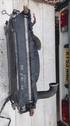 VOLVO V70 D5 2006-08 2,4 DIISEL RADIKA PAKK  KOOS VENT